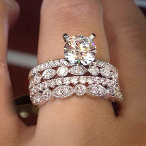 Anello Oversize con Zircone a Marquise per Donne, Design di Lusso Scintillante e alla Moda - Product Image 2