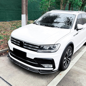 Spoiler avant Volkswagen Tiguan Mk2 R-Line 2017-2020, finition noire piano, texture carbone, finition mate, style tuning - Product Image 1
