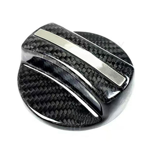 Couvercle universel de réservoir de carburant en fibre de carbone pour <span class=keywords><strong>BMW</strong></span> E90 E92 F30 F80 F82 F87 F90 M2 M3 M4 M5 M6 X3 X4 X5 X6 Couvercle de <span class=keywords><strong>bouchon</strong></span> de gaz - Product Image 1