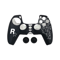 Coque en silicone premium gravée au laser, protection anti-rayures avec 2 capuchons de joystick, poignée ergonomique pour manette PS5