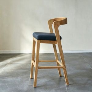 Chaises <span class=keywords><strong>de</strong></span> bar modernes en <span class=keywords><strong>bois</strong></span> massif avec siège en cuir, tabourets hauts <span class=keywords><strong>de</strong></span> luxe avec dossier pour cuisine, café et restaurant - Product Image 4