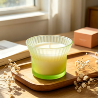 Tasse en verre côtelé givré multicolore avec couvercle à clipser, résistante à la chaleur, pour la fabrication de bougies, les cérémonies et l'usage quotidien