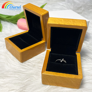 Caja de Anillo de Madera de Lujo Personalizada Directo de Fábrica para Mujer, Caja de Regalo de Anillo de Madera Personalizada con Forro de Terciopelo, Caja de Madera para Anillo de Compromiso - Product Image 3