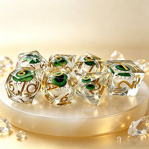Juego de dados poliédricos de resina transparente de lujo, 7 piezas, con borde afilado y ojo verde flotante, para juegos de mesa DND COC - Product Image 3