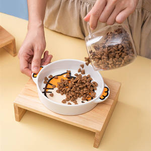 Tigela de cerâmica para animais de estimação com padrão animal, tigela fofa para comida de animais de estimação, suporte de madeira para gatos - Product Image 5