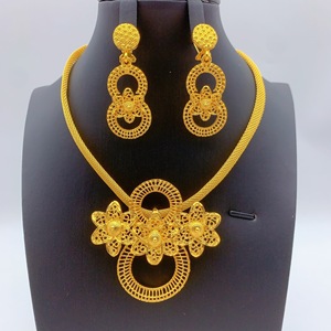 Offre Spéciale : Parure <span class=keywords><strong>de</strong></span> Bijoux <span class=keywords><strong>de</strong></span> Luxe Plaqué Or 24K, Motif Fleurs Africaines, pour Mariage (Collier et Boucles d'Oreilles) - Product Image 2