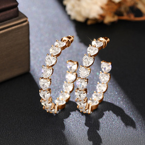 Orecchini a Forma di Cuore a C per Donne, Orecchini Scintillanti con Pavé, Gioielli di Moda per Uso Quotidiano e Feste - Product Image 1