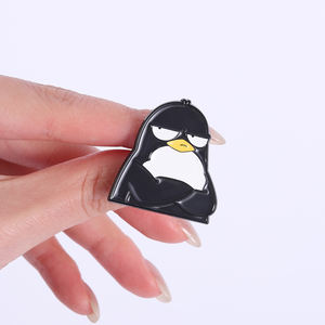 Pin de Esmalte con Expresiones de Animales Arrogantes e Impacientes, Divertido Broche de Gaviota con la Frente Fruncida y Brazos Cruzados, Broche de Cocodrilo, Insignia para Bolsa o Solapa, Joyería, Regalo - Product Image 4