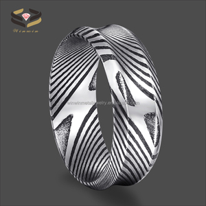 Anillo de <span class=keywords><strong>Boda</strong></span> Personalizado de Acero de Damasco Negro de 8 mm con Engaste Invisible <span class=keywords><strong>para</strong></span> <span class=keywords><strong>Hombre</strong></span> y Mujer - <span class=keywords><strong>Regalo</strong></span> <span class=keywords><strong>para</strong></span> Fiesta de Compromiso o <span class=keywords><strong>Aniversario</strong></span> - Product Image 5