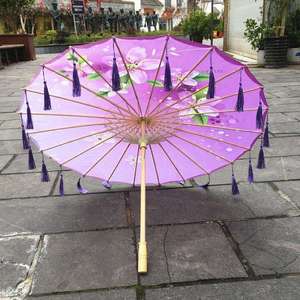 Parasol <span class=keywords><strong>de</strong></span> mariage TX1146 en gros, parapluie chinois traditionnel en bambou et papier, différents motifs, pompons, manuel - Product Image 1