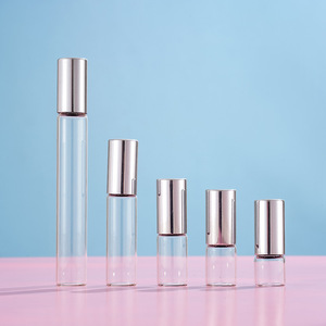 Flacon cylindrique roll-on en verre transparent pour parfum et huiles essentielles, 1ml, 2ml, 3ml, 5ml, 10ml, avec <span class=keywords><strong>bouchon</strong></span> personnalisé couleur et sérigraphie - Product Image 4