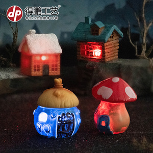 Miniature de maison champignon en résine, lumineuse, pour décoration de bureau - Product Image 2