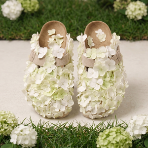 Sabots floraux 3D personnalisés en hydrangea, sandales de luxe en daim à fleurs, chaussures de mariage style Cottagecore, mules personnalisées - Product Image 2