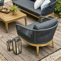 Exclusivo Conjunto de Sofás de Madera de Teca para Exteriores con Cojines de Colores Personalizables y Base Antideslizante para Relajación en Balcones de Hoteles de Alta Gama