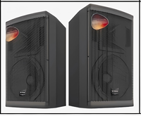 Pencahayaan panggung, peralatan pendukung Audio, dan speaker besar