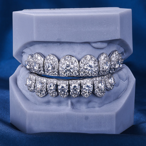 Bijoux Hip Hop Personnalisés S925 Argent Solide Or Glacé VVS Diamant Coupe Ronde Moissanite Diamant Dents Bling <span class=keywords><strong>Grillz</strong></span> pour Hommes Femmes - Product Image 1