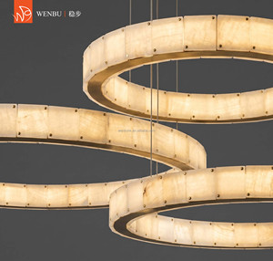 Lampe suspendue de luxe en albâtre espagnol couleur or champagne pour salon de villa - Product Image 2