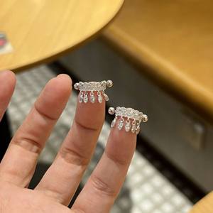 Boucles d'oreilles pendantes en argent pur S925, exquises, haut de gamme, entièrement serties de diamants, avec un design de niche personnalisé - Product Image 5