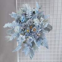 Bouquets floraux artificiels, arrangements sur fond blanc, fleurs d'angle roses style forêt, fleurs pour allée de mariage, décorations de mariage