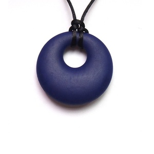 Collar de silicona para morder para bebé pequeño, colgante de mordedor médico que ayuda a reducir el masticar, morder, golpear y el dolor Oral - Product Image 5