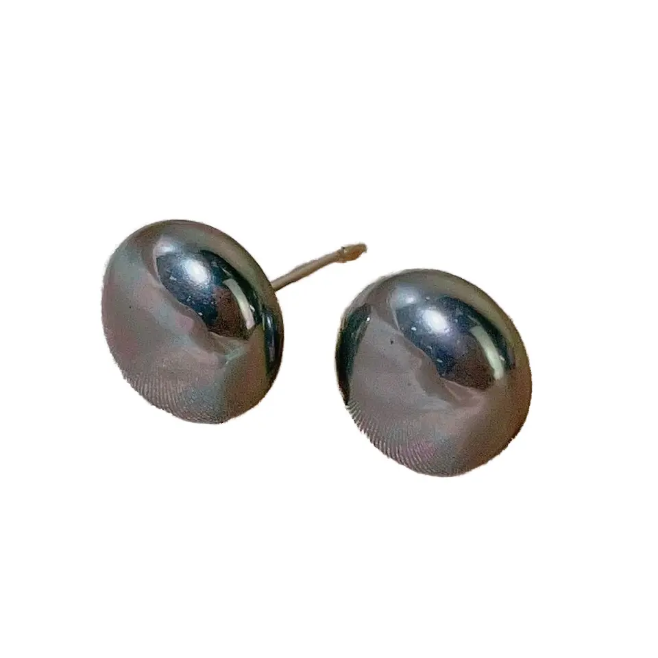 Brincos de pérolas naturais de água doce brancas de latão em forma de botão plano de alta qualidade para joias da moda