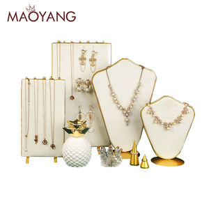 Espositore per gioielli in metallo di fascia alta - Product Image 1