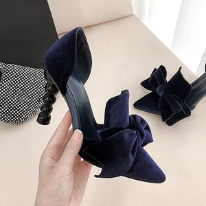 Zapatos de Tacón Alto con Perlas para Mujer, Sandalias de Terciopelo Azul con Tacón de Aguja, Zapatos de Vestir con Estampado de Cuero Real - Product Image 5
