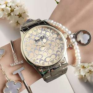 Montre pour femme en or rose, motif de calèche, cadran rose, marqueurs en strass, bracelet en métal, montre-bracelet de luxe pour femmes - Product Image 6