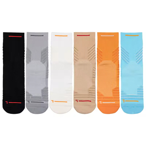 Chaussettes de sport pour hommes en coton respirant avec revers antidérapants, motif jacquard, logo personnalisé, tricotées, pour la course et le basketball - Product Image 6