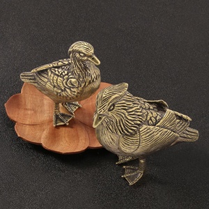 Ornement de canard mandarin en laiton coulé de style vintage, <span class=keywords><strong>symbole</strong></span> de harmonie conjugale et d'amour, parfait pour les mariages - Product Image 2