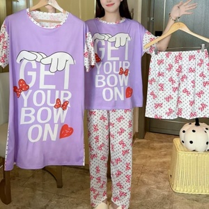 Conjunto de Pijamas Femininos de 4 Peças para o Verão com Camiseta de Manga Curta e Calças com Estampa de Desenhos Animados - Product Image 2