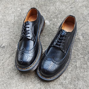 Zapatos de vestir formales de lujo con punta redonda y estilo Brogue, zapatos de cuero elegantes y casuales para fiestas. - Product Image 1
