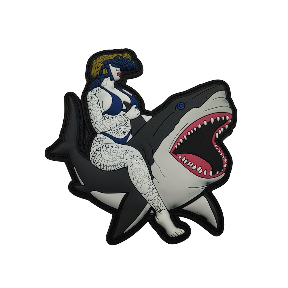 P00374-7 Night vision goggle female soldier