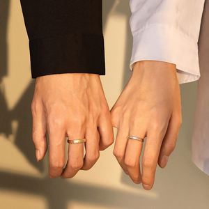 Anillo de Pareja Plateado con Diseño Romántico de Montaña al Atardecer, Anillo de Dedo de Boda con Zirconia y Diamantes para Mujer y Hombre - Product Image 4