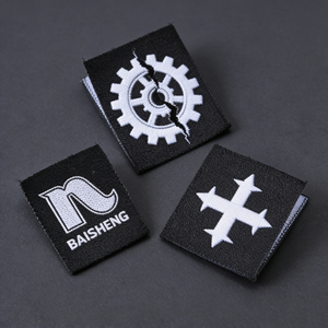 Etichette Personalizzate in Stile Tech Nero, Etichette Ricamate in Tessuto Resistente per Abbigliamento, Streetwear e Accessori - Product Image 4