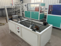 Ligne de production de panneaux muraux décoratifs en PVC, machine extrudeuse de panneaux de plafond en plastique pour matériaux de construction