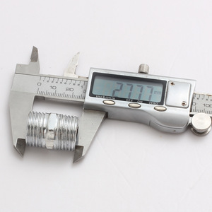 Conector de Hierro de 1/2 Pulgada, Recto, con Rosca Externa, para Tuberías y Conductos - Product Image 3