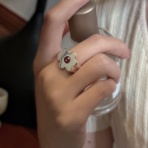 Anillo de flor pequeña de plata esterlina S925 estilo coreano modelo liso Simple joyería de moda al por mayor con diseño de nicho - Product Image 2