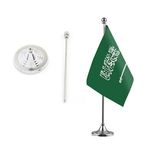 サウジアラビア工場製 刺繍入りテーブルフラッグ ゴールドフリンジ付きメタル旗竿 オフィスデスクトップ装飾品 国慶節ギフト - Product Image 4