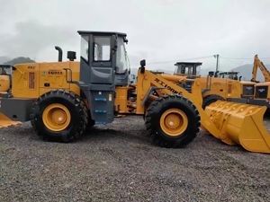 Lonking LG955 Diesel Wheel Loader Yellow Front End Loader Heavy Duty Construction Equipment - Product Image 1