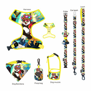 Conjunto de correa con diseño de ópera china, juego de siete piezas que incluye collar, babero, bozal para perro y bolsa para excrementos. - Product Image 1