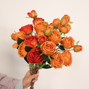 Fleur artificielle en soie, rose à 3 têtes, style européen, orange concubine royale, pour décoration de mariage et de maison - Product Image 3