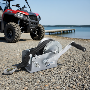 Manivela Manual de 2500 lb con Correa de Poliéster de 23 pies y Trinquete para ATV, UTV, Remolques de Barcos y Uso Marino - Product Image 2