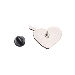 True Crime Junkie esmalte Pin Halloween gótico daga corazón broche solapa insignia Punk joyería regalo para amigos - Product Image 5