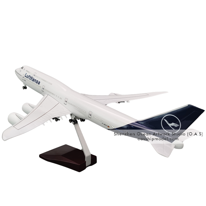 Modello di aereo Lufthansa 747-8