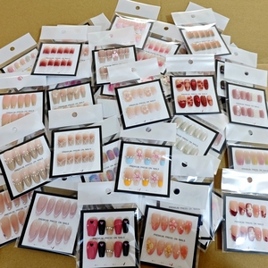 Fournisseur d'Ongles Direct Usine, Faux Ongles <span class=keywords><strong>Press</strong></span>-<span class=keywords><strong>On</strong></span> Colorés et Faits Main à Prix Réduit, Modèles Variés pour Pose Facile - Product Image 1