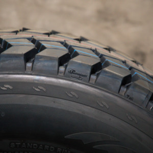 ยางรถบรรทุกสำหรับทุกฤดู MINING KING SHOULDER DEEPER TREAD DEPTH ขนาด 315/80R22.5  รับแรงกดได้ดี  ใช้งานนอกถนนได้ดี - Product Image 4