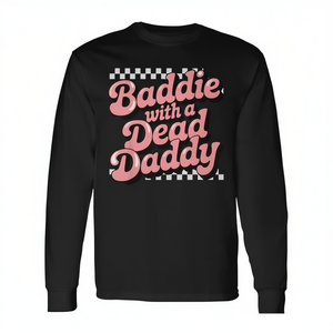 Camiseta de manga larga Baddie With A Dead Daddy, algodón negro, talla unisex para adultos - Product Image 2
