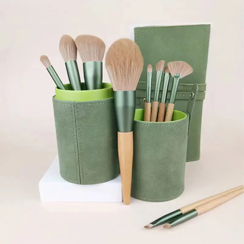 Hot Sale Skin-friendly Vegan Green Cosmetic Brush 10pcs Wooden Handle Foundation Powder Concealer Makeup Brush Set With Box Bag