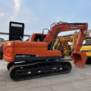 Excavadora DOOSAN DX150LC-9C de 15 Toneladas con Cucharón de Excavación Color Naranja - Product Image 2